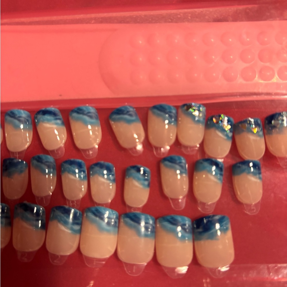 BEACH PRESS ON NAILS